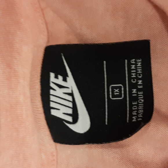 Nike sleeveless top SIZE 1X - Picture 2 of 3